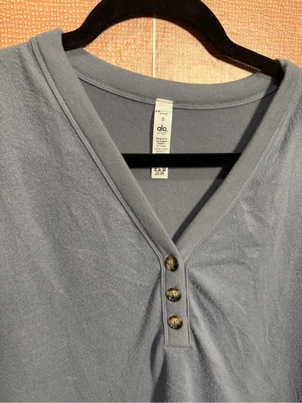 ALO Yoga Women's Slate Blue Henley Cropped Sweatshirt - Picture 2 of 3